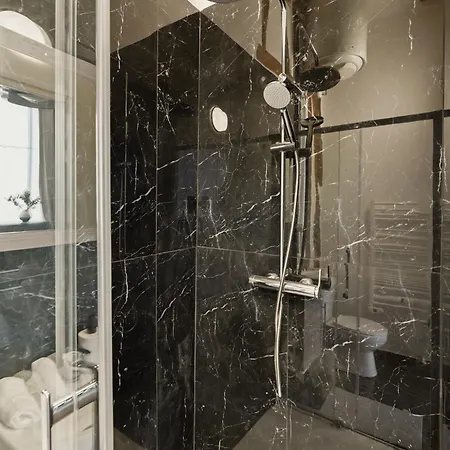 Appartement Escapade A 2, 7e, Metro Vaneau A 2min, Invalides, Musee Rodin, Bon Marche Et Saint-germain *